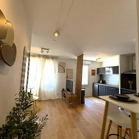 Apartment -le Marengo- Parking & Metro - Calme & Cozy - Wifi *